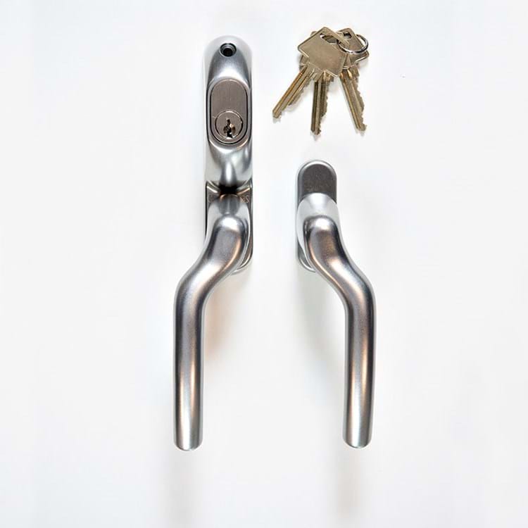 Gennemgående paskvilgreb m/ 6 stifts cylinder indvendig - Mat - Venstre